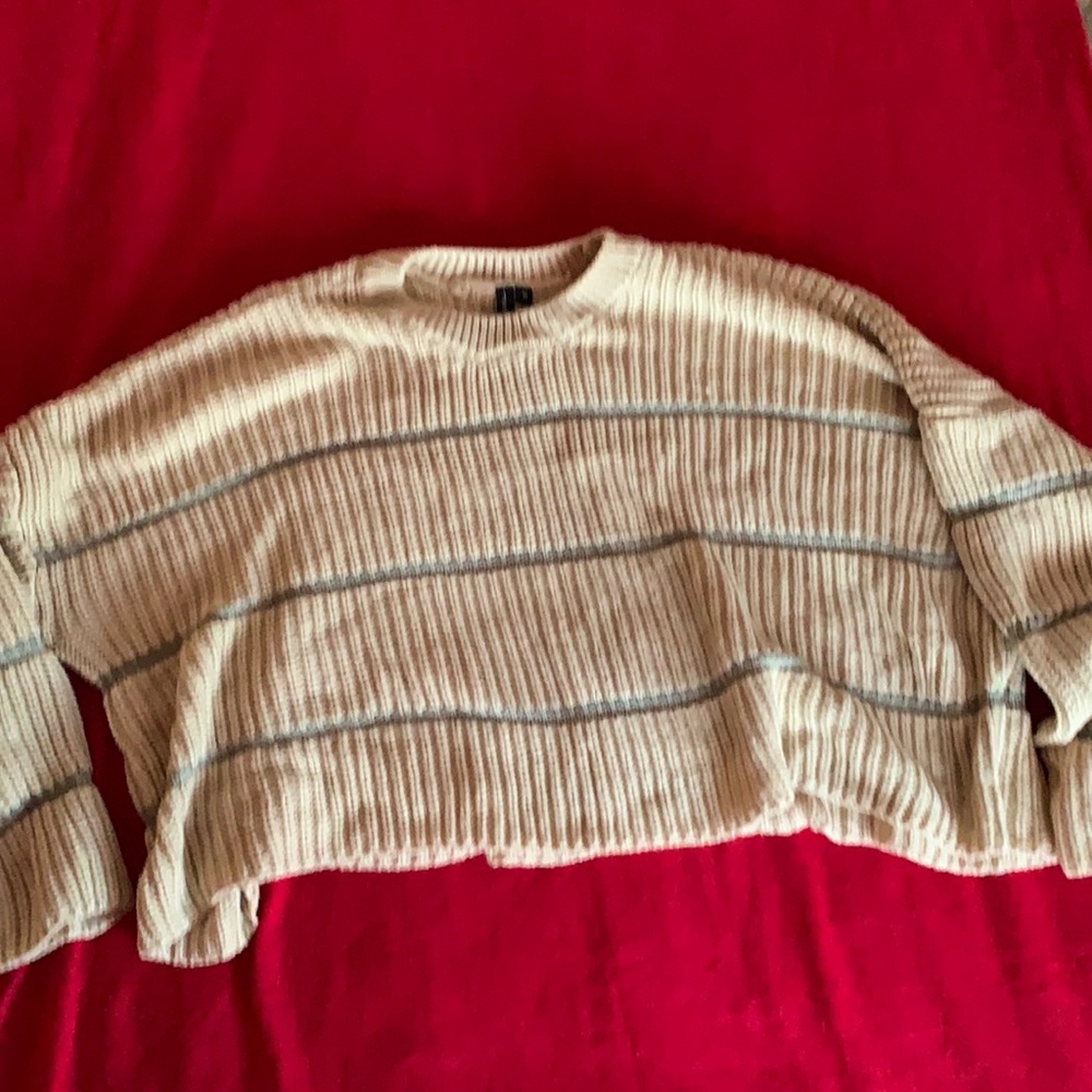 Moon and Madison oversized cropped sweater